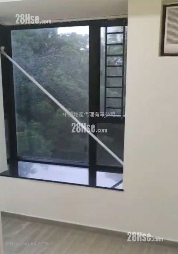 Scenic View Sell 2 Bedrooms , 1 Bathroom 464 ft²