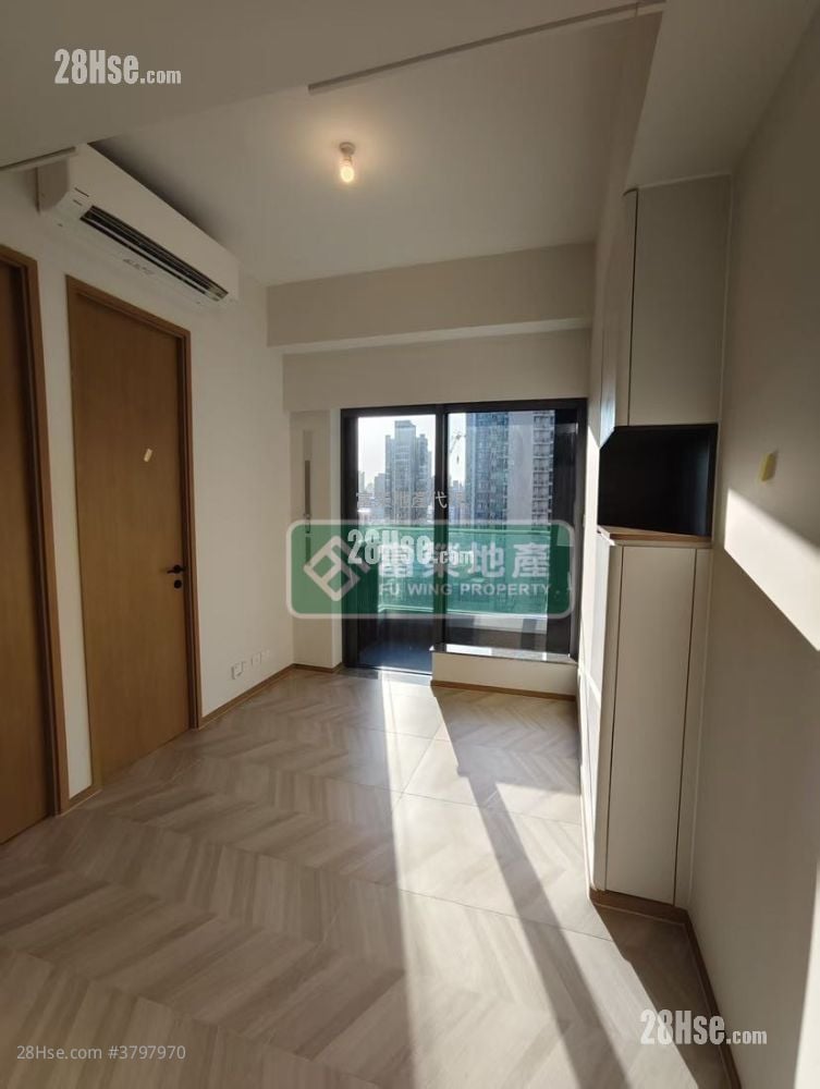 Eight Southpark Sell 2 Bedrooms 351 ft²