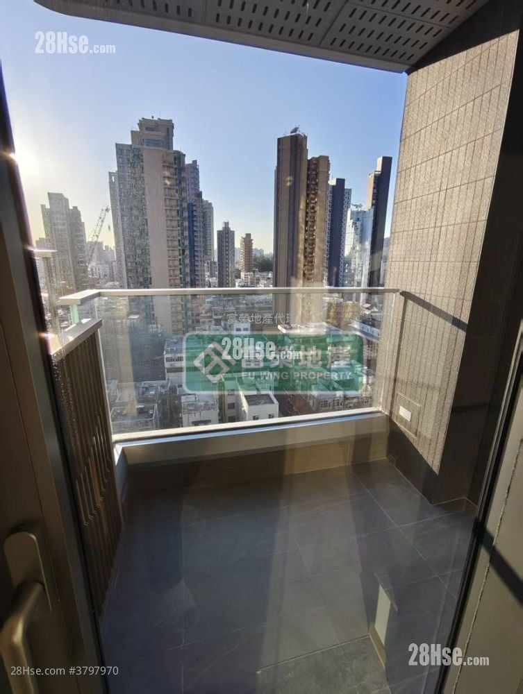 Eight Southpark Sell 2 Bedrooms 351 ft²