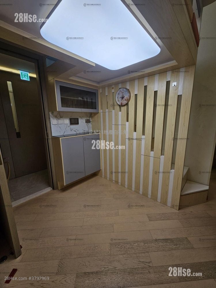 Mayfair By The Sea 8 Rental 2 Bedrooms , 1 Bathroom 490 ft²