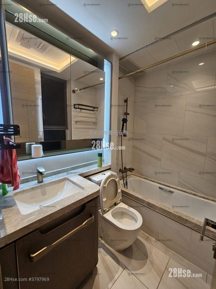 Mayfair By The Sea 8 Rental 2 Bedrooms , 1 Bathroom 490 ft²