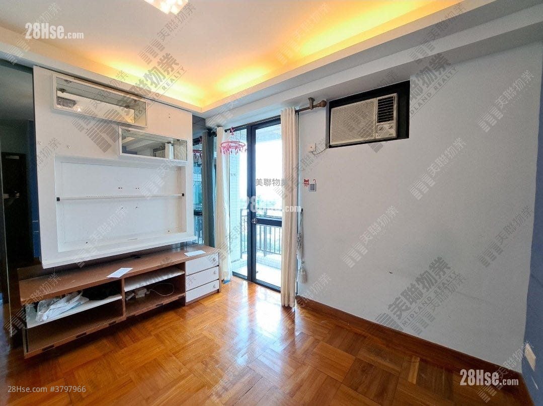 Royal Green Sell 2 Bedrooms 415 ft²