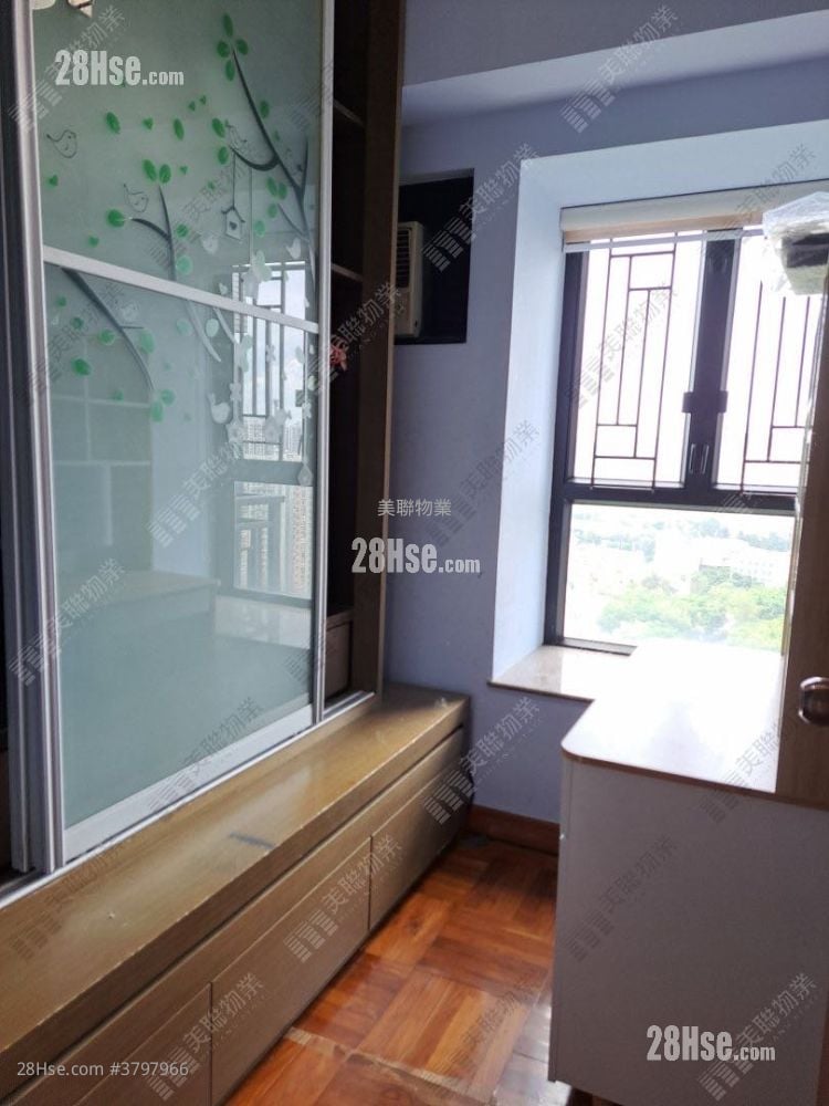 Royal Green Sell 2 Bedrooms 415 ft²