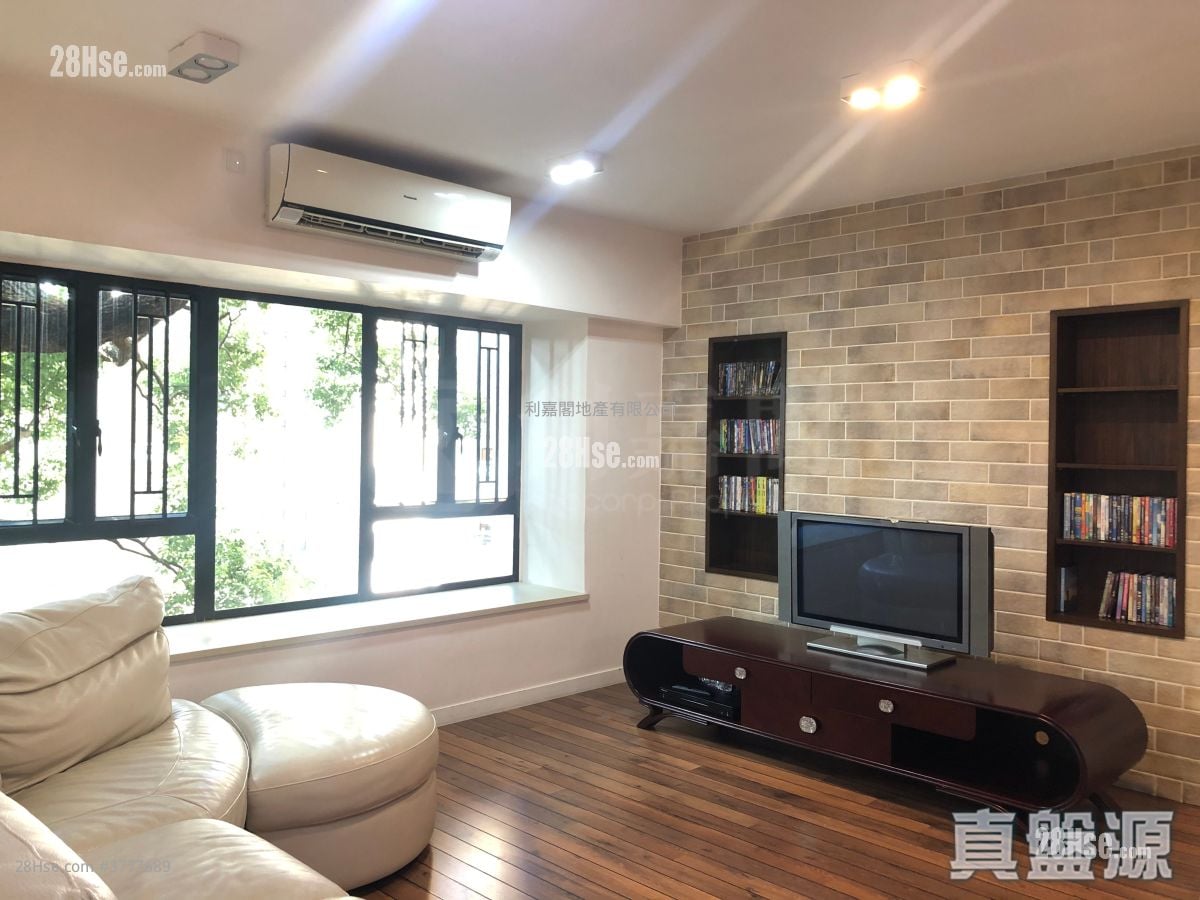 Imperial Court Sell 3 Bedrooms 959 ft²
