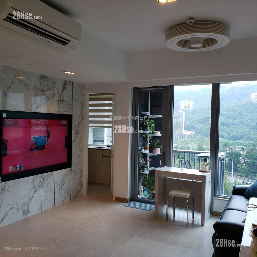 St Martin Sell 1 Bedroom , 1 Bathroom 477 ft²