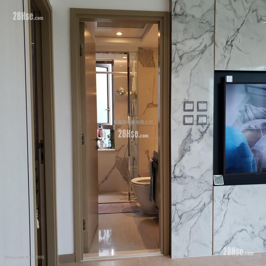 St Martin Sell 1 Bedroom , 1 Bathroom 477 ft²