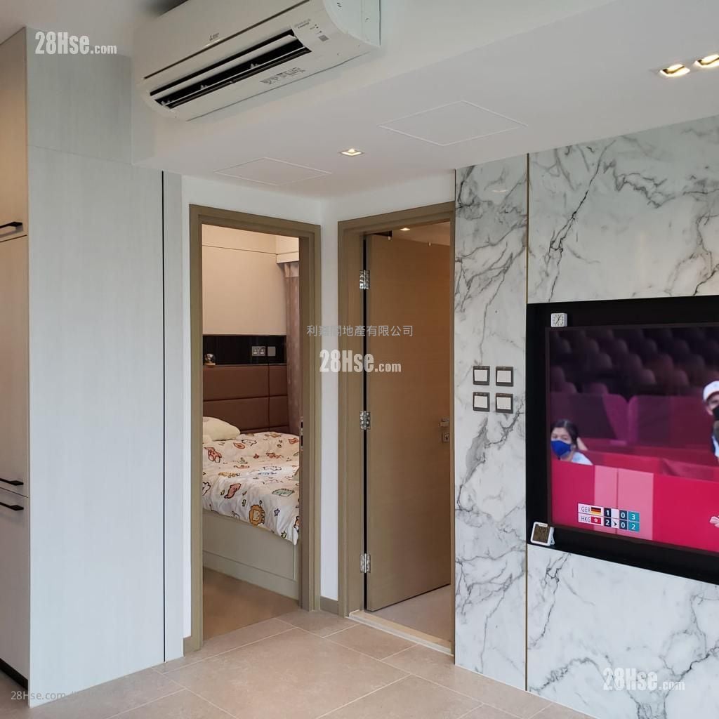 St Martin Sell 1 Bedroom , 1 Bathroom 477 ft²