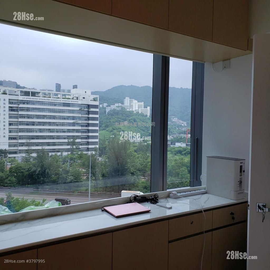 St Martin Sell 1 Bedroom , 1 Bathroom 477 ft²