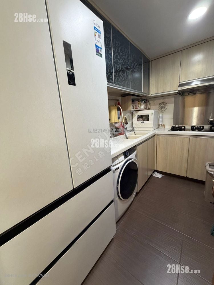 Vista Paradiso Sell 3 Bedrooms , 2 Bathrooms 733 ft²