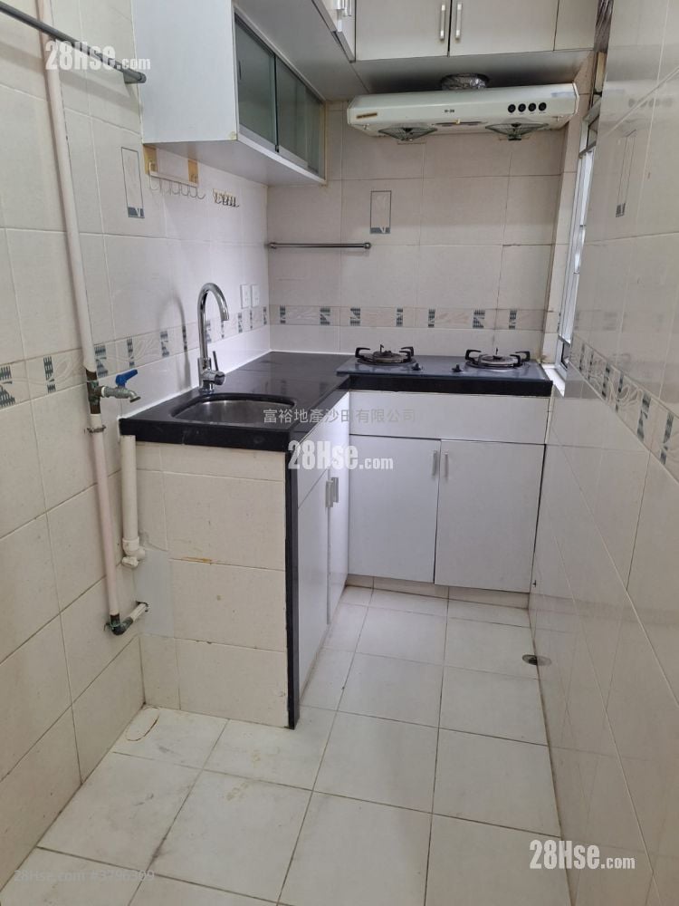 金狮花园 租盘 2 房 , 1 浴室 306 平方尺