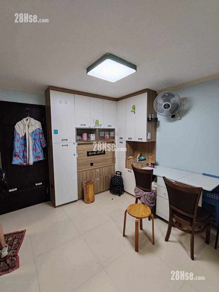 Pok Hong Estate Sell 2 Bedrooms , 1 Bathroom 358 ft²