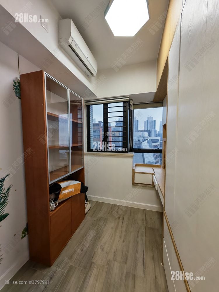 Chelsea Court Sell 2 Bedrooms , 1 Bathroom 450 ft²