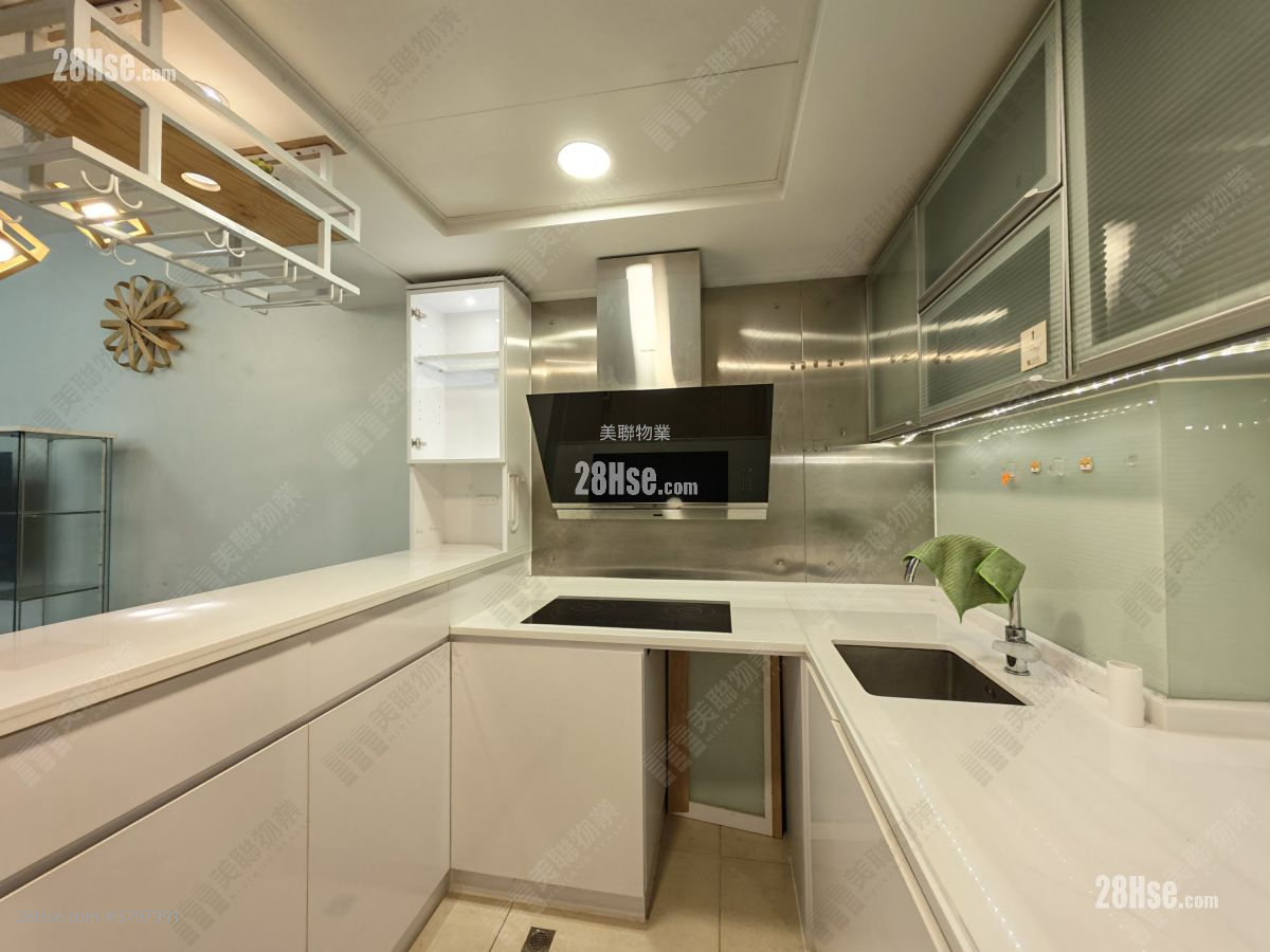 Chelsea Court Sell 2 Bedrooms , 1 Bathroom 450 ft²