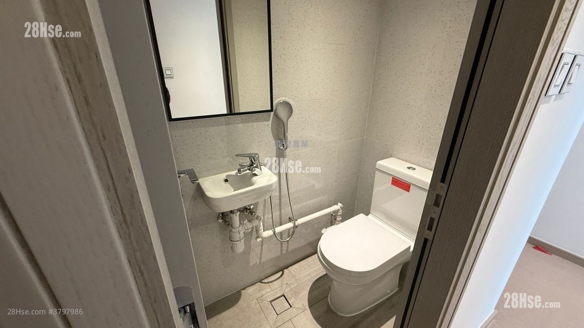 The Southside Rental 3 Bedrooms , 2 Bathrooms 748 ft²