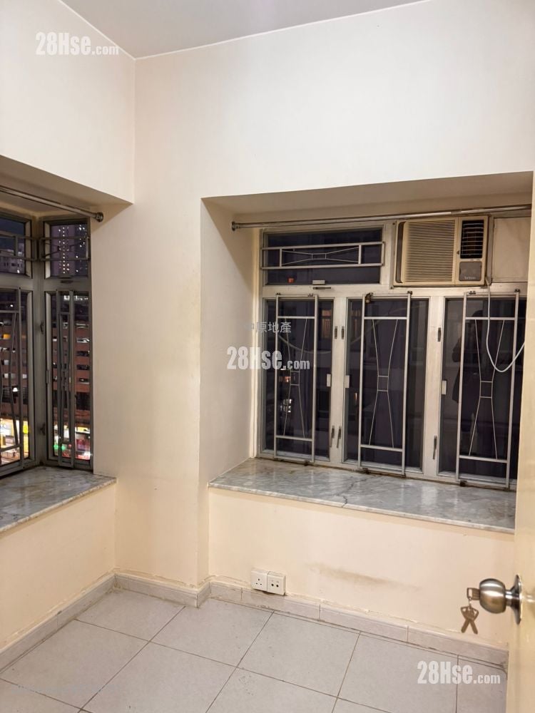 Po Sing Centre Sell 2 Bedrooms 329 ft²