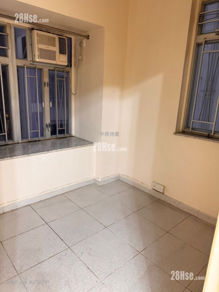 Po Sing Centre Sell 2 Bedrooms 329 ft²