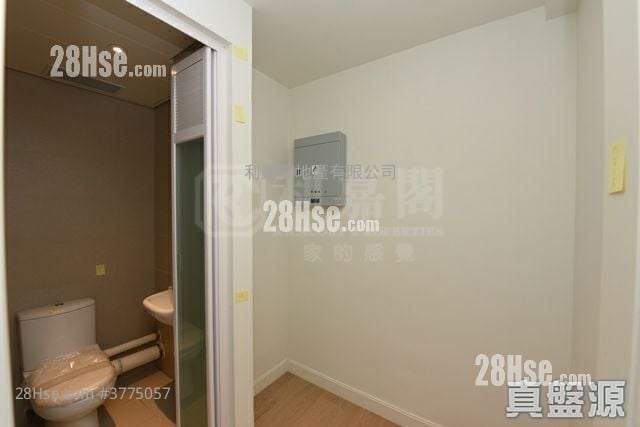 Kensington Hill 售盘 3 房 , 2 浴室 865 平方尺