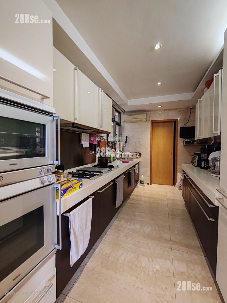 The Great Hill Sell 4 Bedrooms , 3 Bathrooms 2,580 ft²