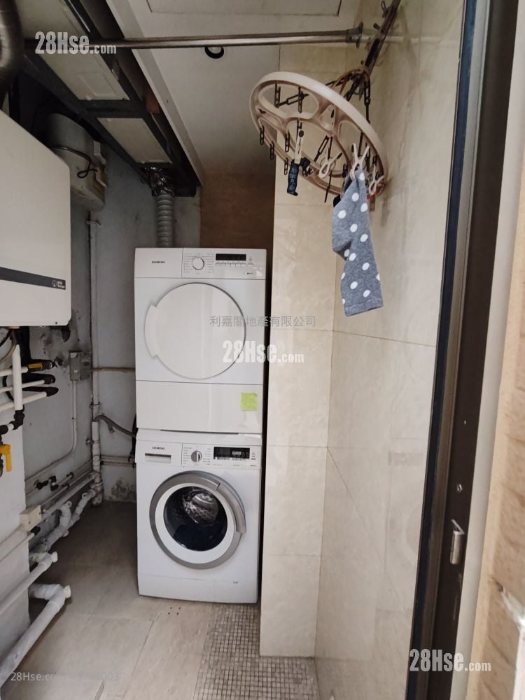 The Great Hill Sell 4 Bedrooms , 3 Bathrooms 2,580 ft²