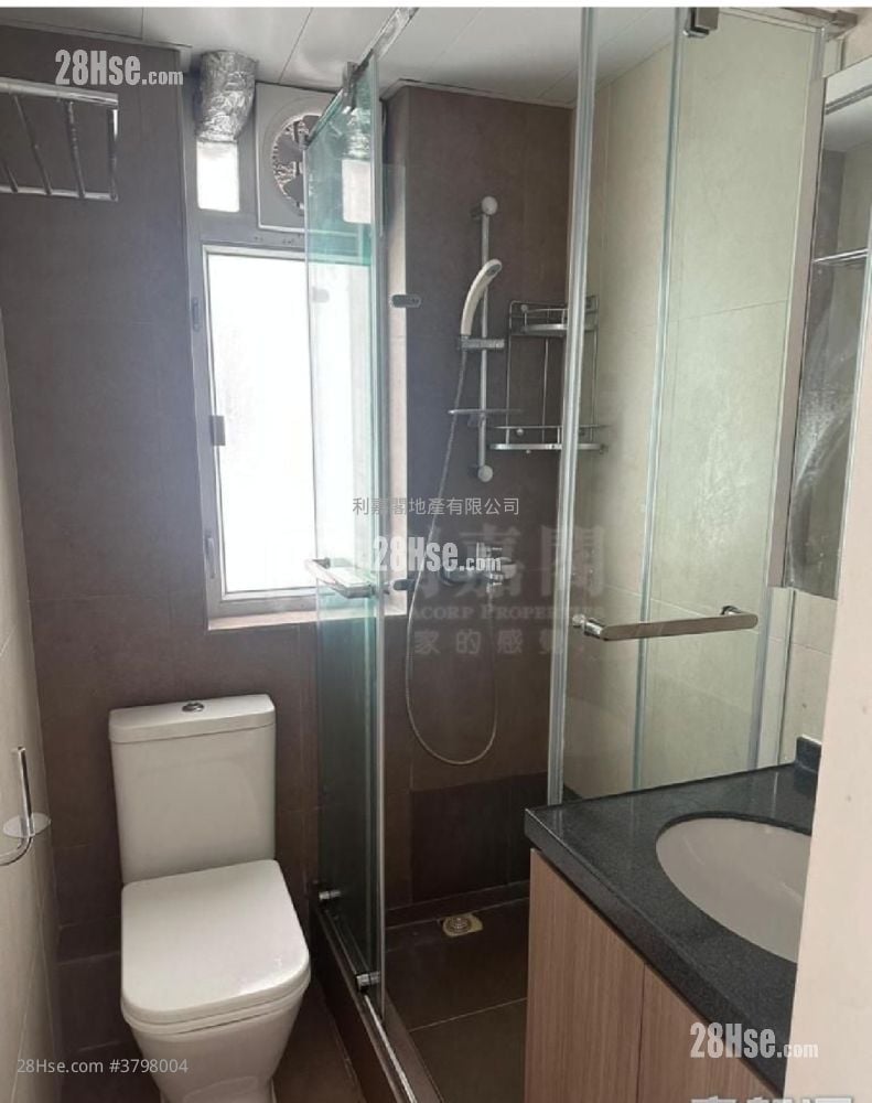 Nan Fung Sun Chuen Sell 3 Bedrooms , 2 Bathrooms 570 ft²