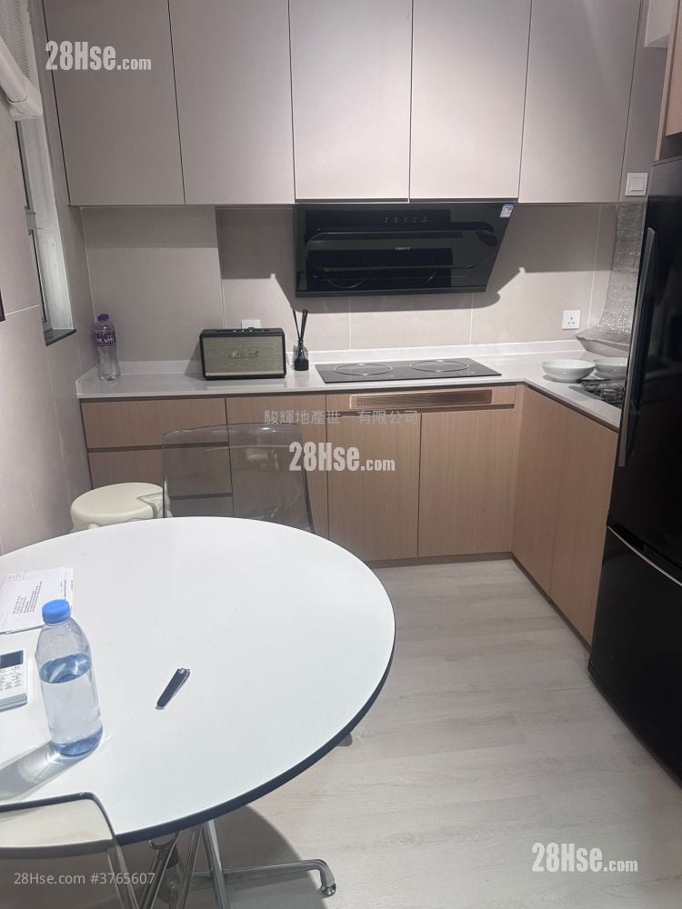 King's Mansion Sell 2 Bedrooms , 2 Bathrooms 438 ft²