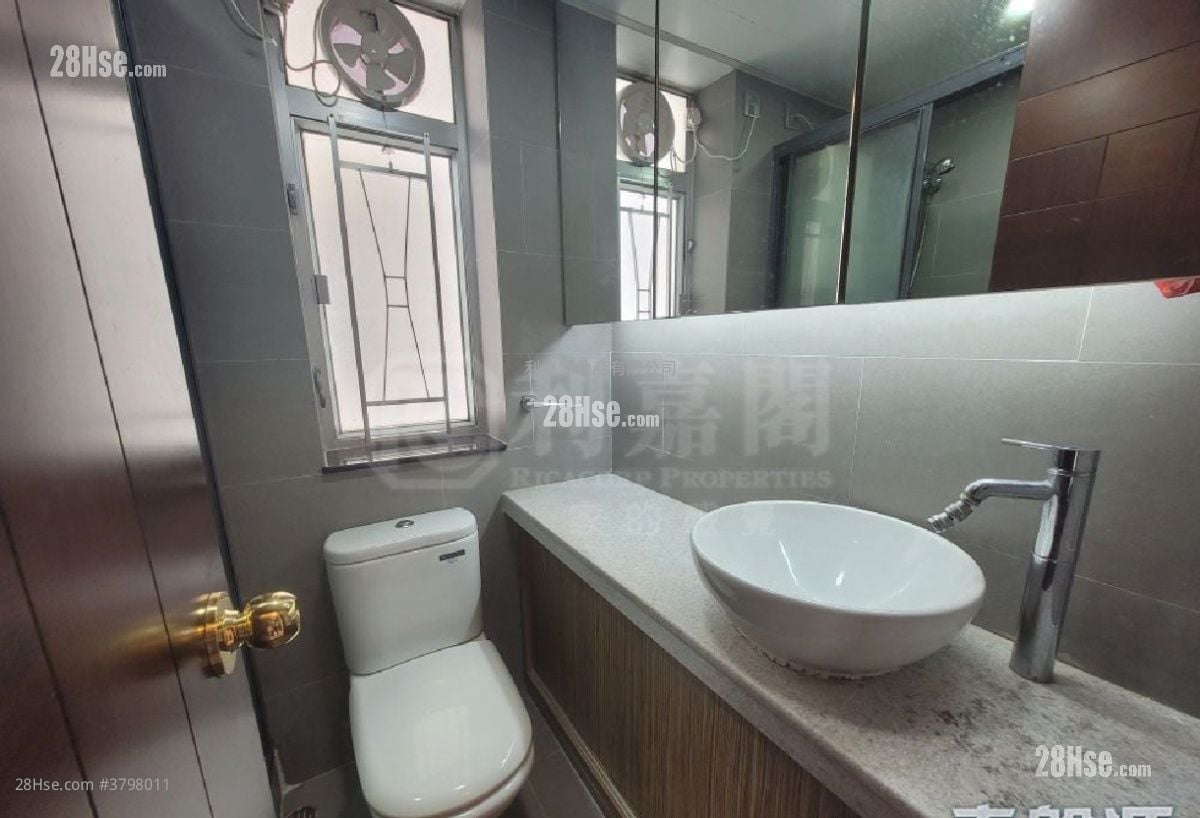 Nan Fung Sun Chuen Sell 2 Bedrooms , 1 Bathroom 391 ft²