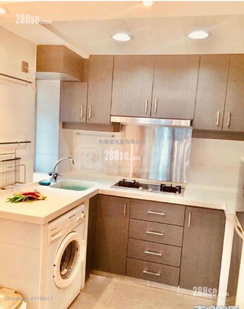 Nan Fung Sun Chuen Sell 2 Bedrooms , 1 Bathroom 391 ft²