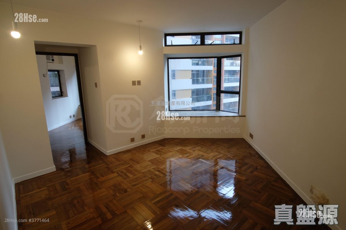 Euston Court Sell 2 Bedrooms , 1 Bathroom 587 ft²