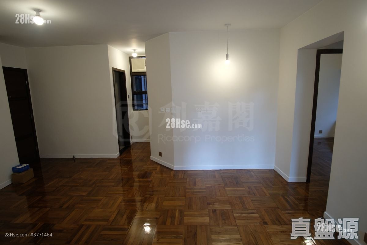 Euston Court Sell 2 Bedrooms , 1 Bathroom 587 ft²