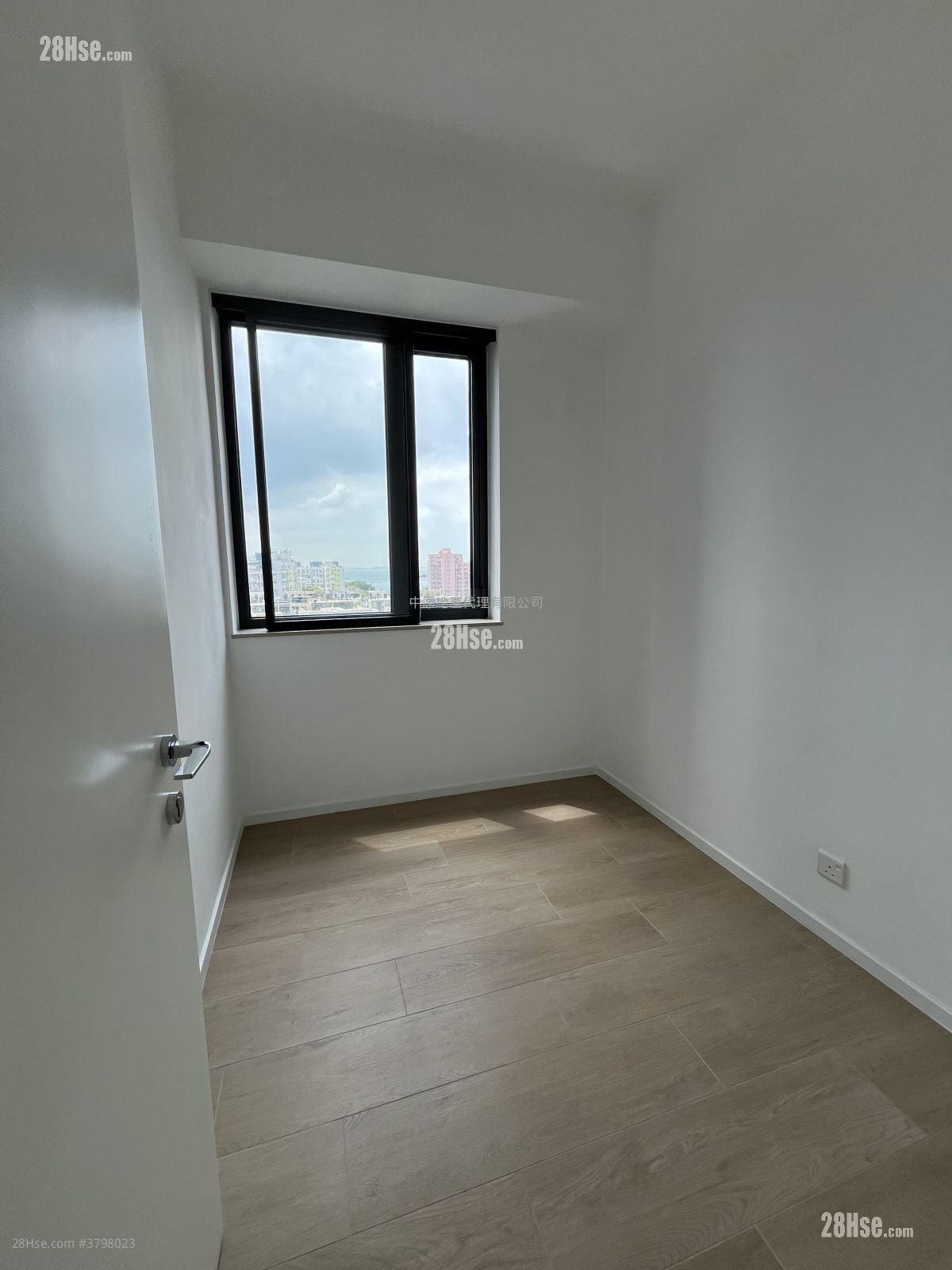 Oma By The Sea Sell 3 Bedrooms , 2 Bathrooms 619 ft²