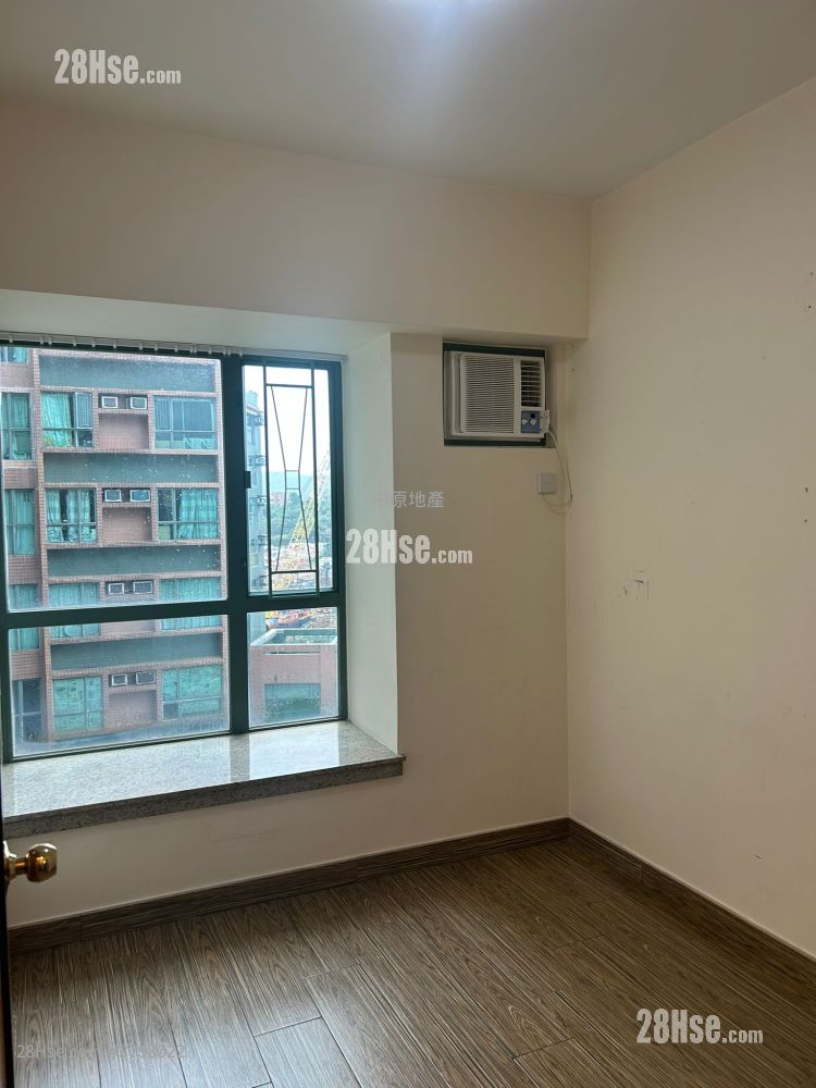 Parkside Villa Sell 2 Bedrooms , 1 Bathroom 590 ft²