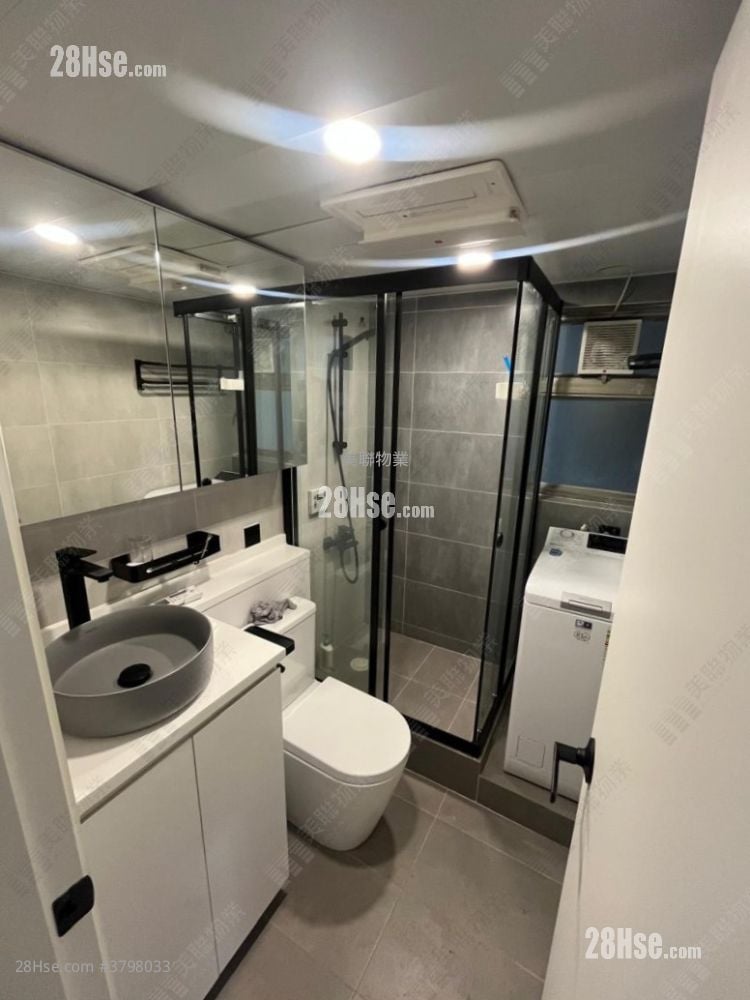 Park Central Sell 2 Bedrooms , 1 Bathroom 384 ft²