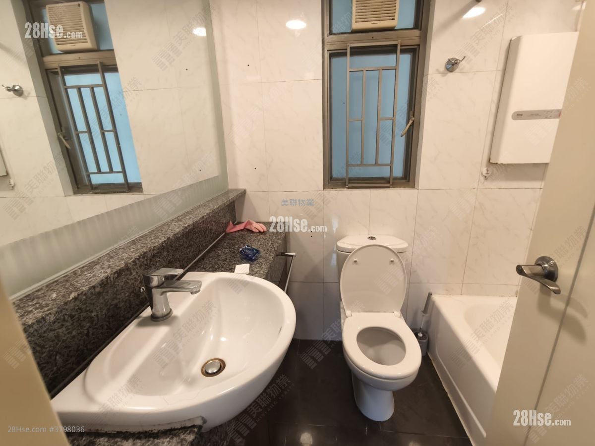 Tseung Kwan O Plaza Sell 2 Bedrooms , 1 Bathroom 459 ft²