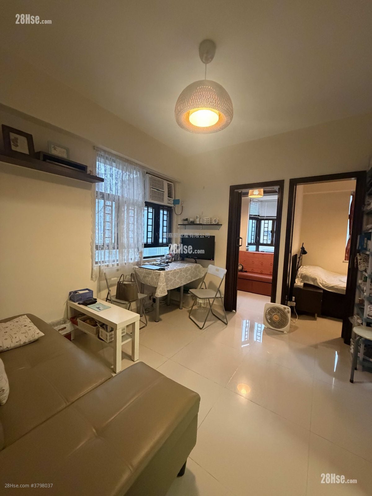 Wai Wah Centre Sell 2 Bedrooms , 1 Bathroom 308 ft²