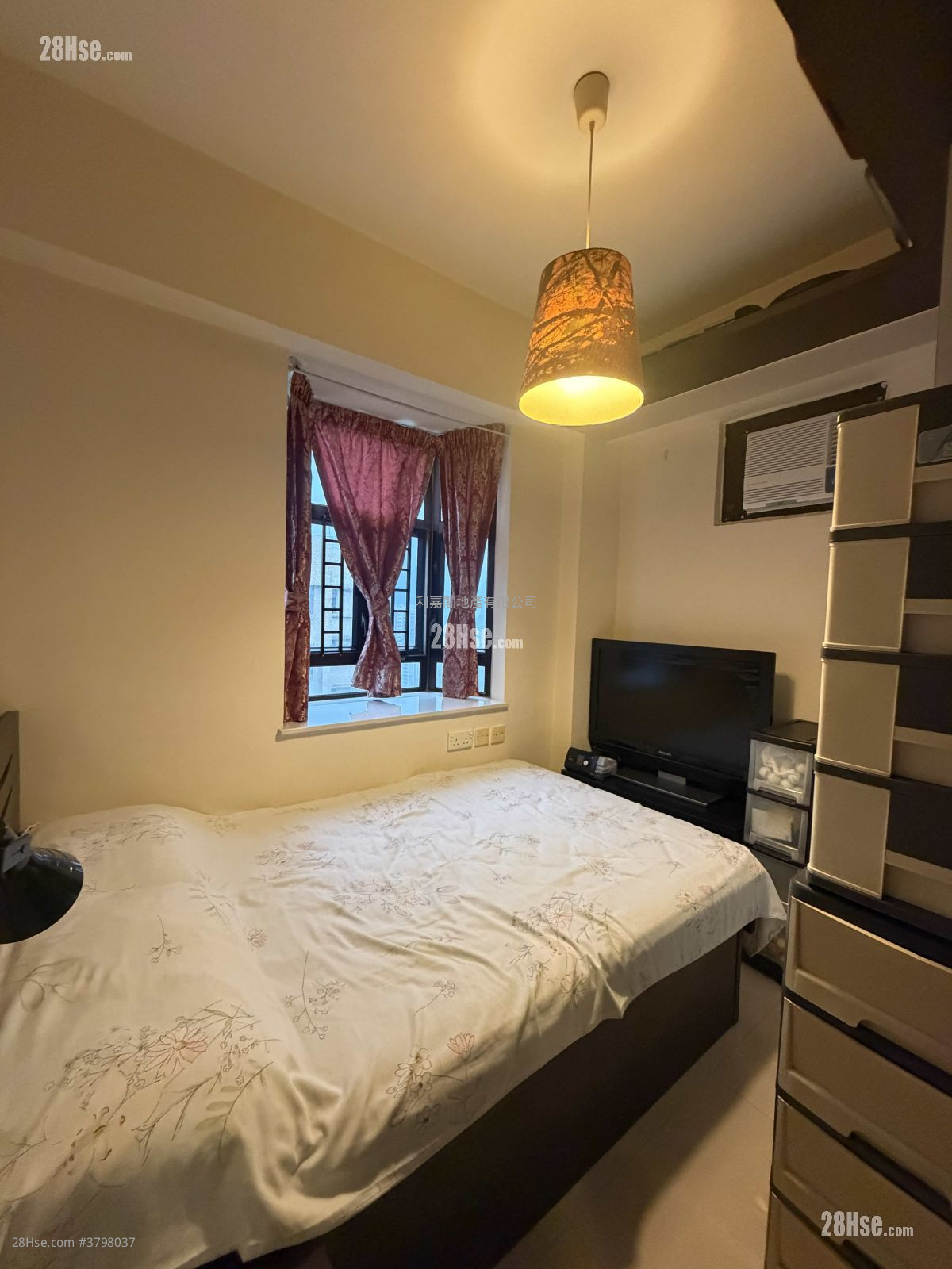 Wai Wah Centre Sell 2 Bedrooms , 1 Bathroom 308 ft²