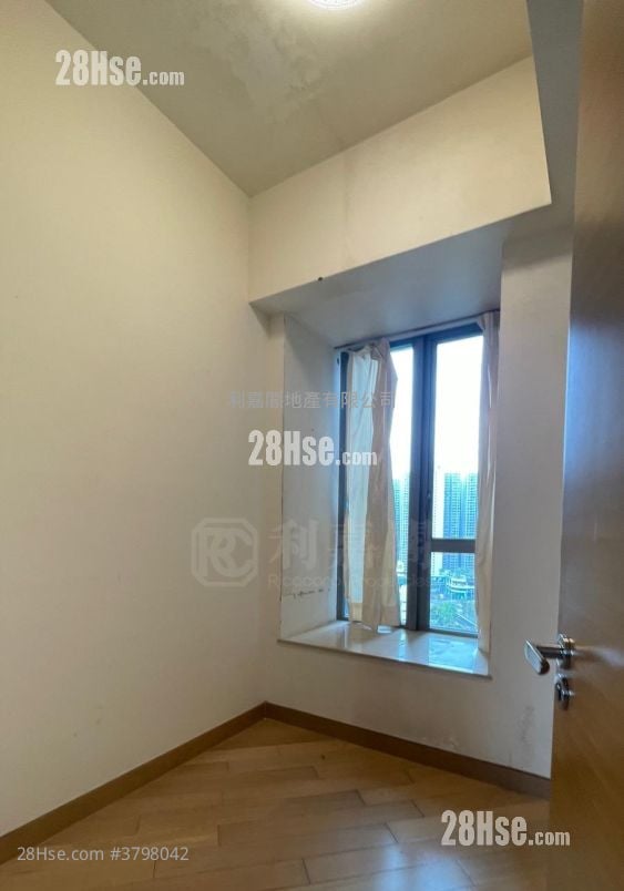 The Wings Rental 3 Bedrooms , 2 Bathrooms 712 ft²