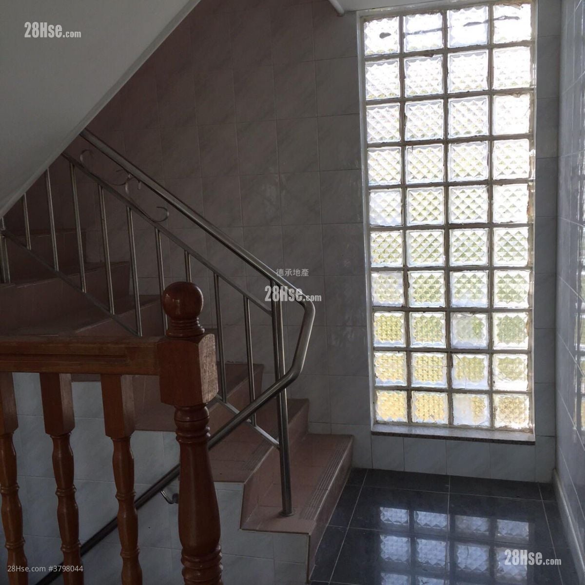 村屋 售盘 3 房 , 2 浴室