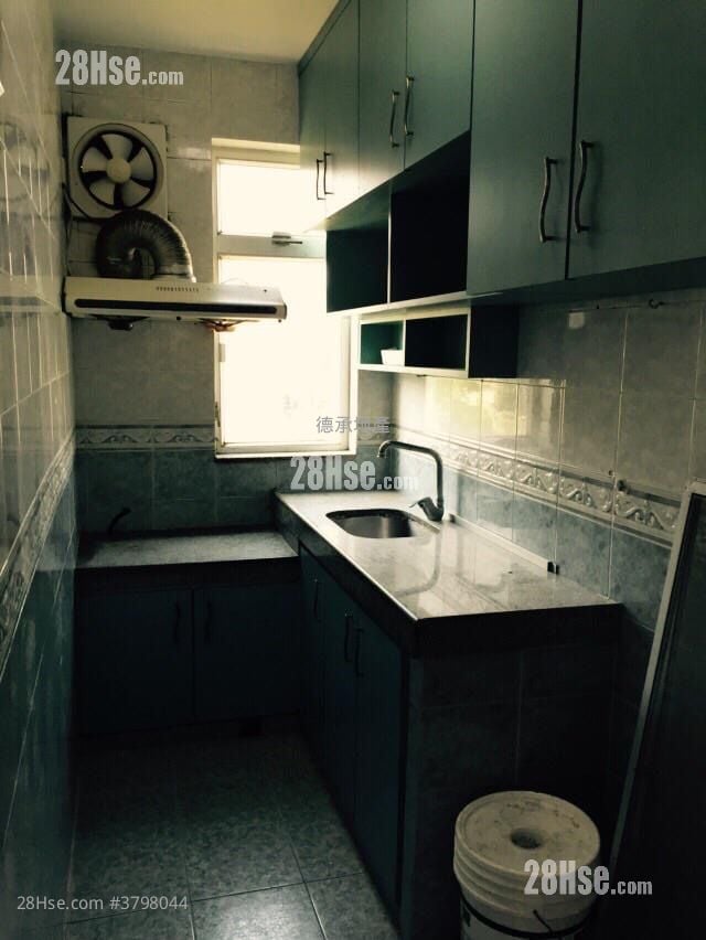 村屋 售盘 3 房 , 2 浴室