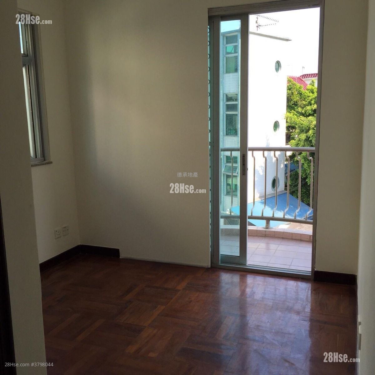 村屋 售盘 3 房 , 2 浴室