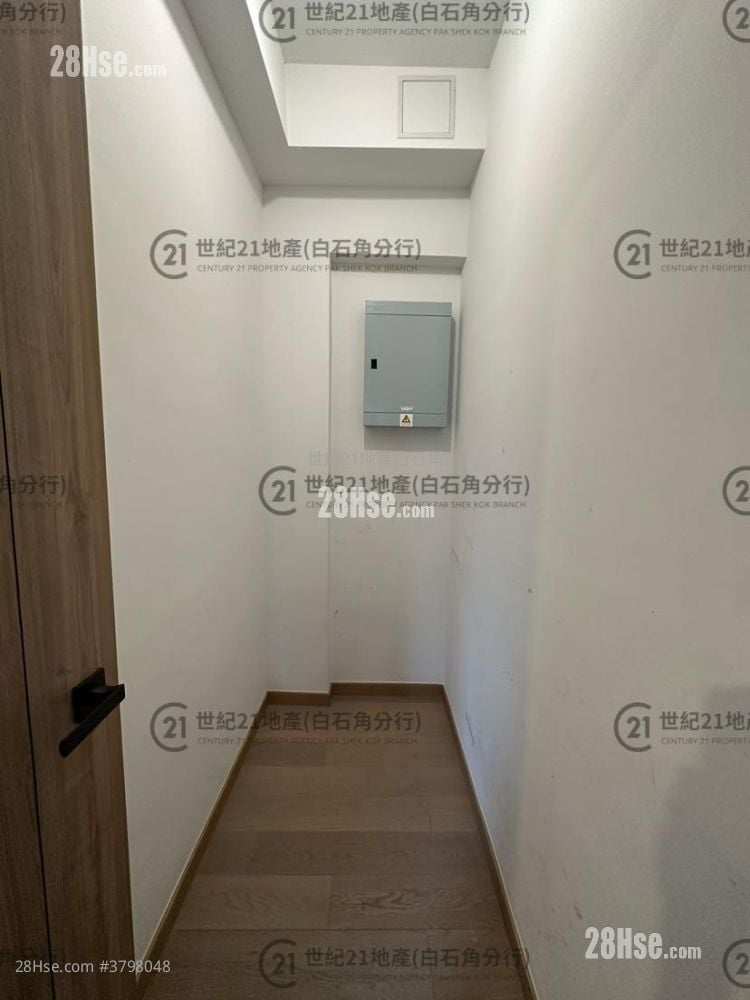 Centra Horizon Rental 2 Bedrooms , 2 Bathrooms 585 ft²