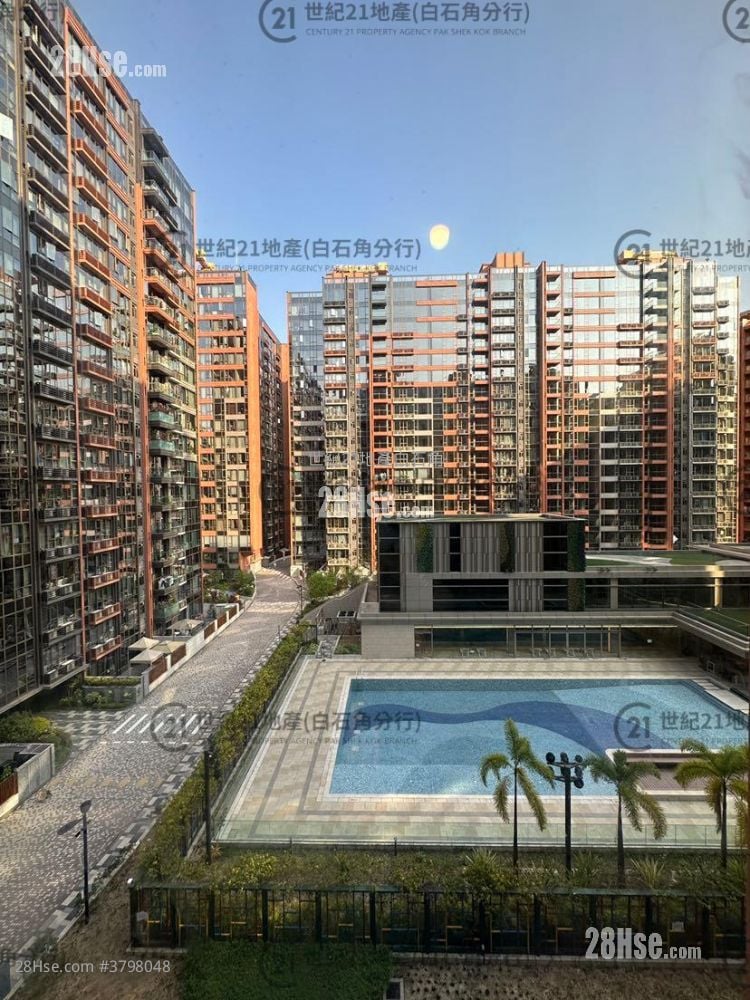 Centra Horizon Rental 2 Bedrooms , 2 Bathrooms 585 ft²