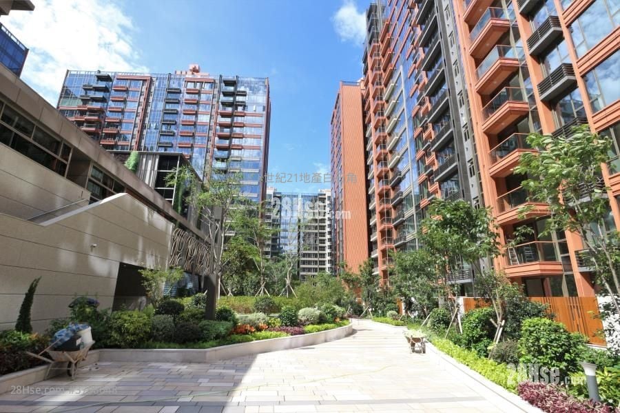 Centra Horizon Rental 2 Bedrooms , 2 Bathrooms 585 ft²