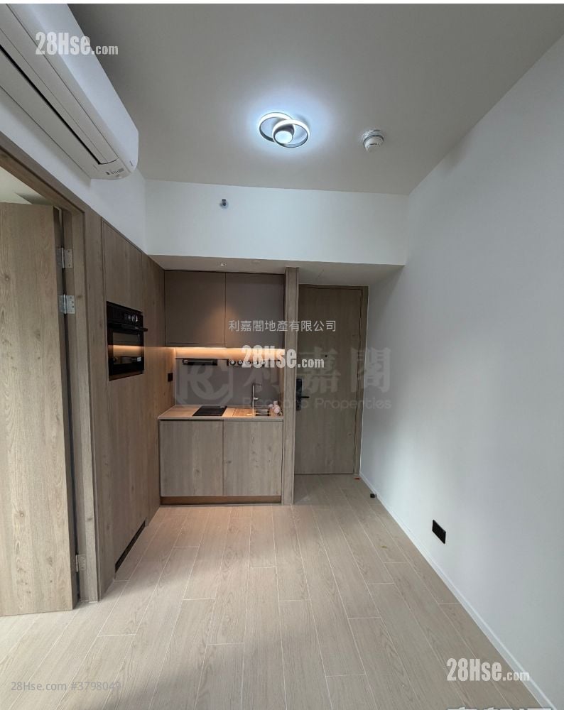 Finnie Sell 1 Bedroom 245 ft²