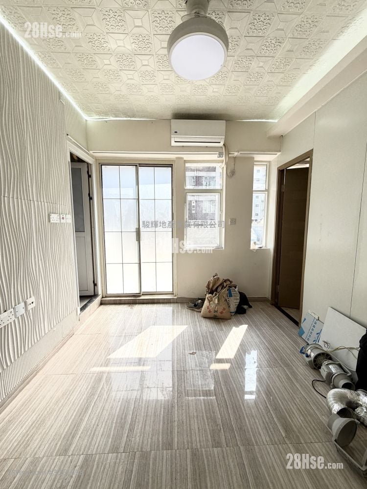 Shui Fung Building Sell 2 Bedrooms , 1 Bathroom 249 ft²
