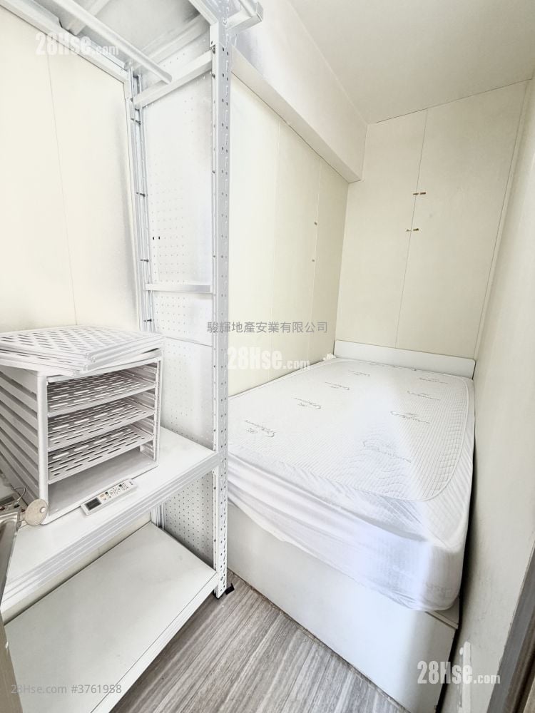 Shui Fung Building Sell 2 Bedrooms , 1 Bathroom 249 ft²