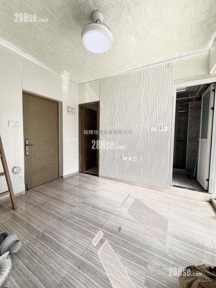 Shui Fung Building Sell 2 Bedrooms , 1 Bathroom 249 ft²