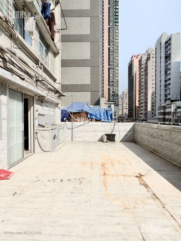 Shui Fung Building Sell 2 Bedrooms , 1 Bathroom 249 ft²