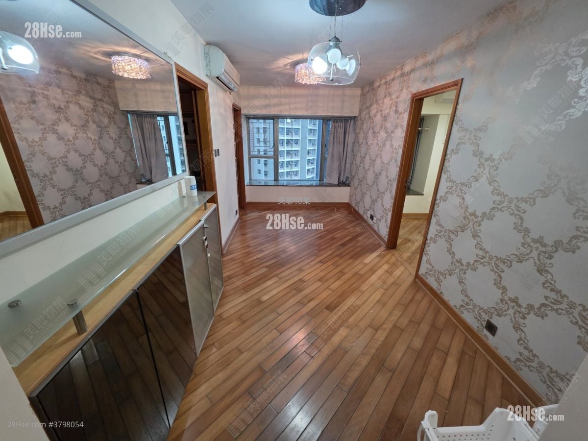 Park Central Sell 2 Bedrooms , 1 Bathroom 406 ft²