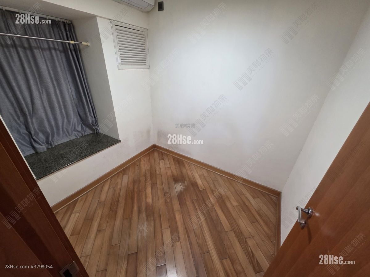 Park Central Sell 2 Bedrooms , 1 Bathroom 406 ft²