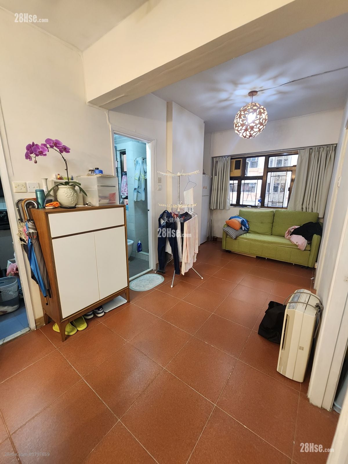 Cosmopolitan Estate Sell 3 Bedrooms , 1 Bathroom 425 ft²